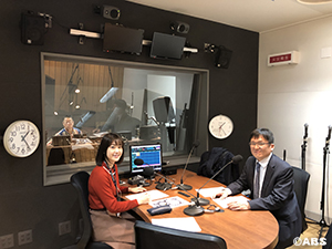 写真：ラジオ番組収録の様子1