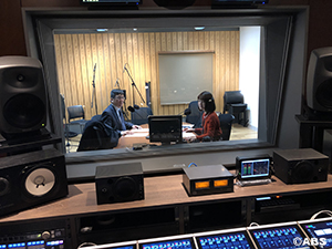 写真：ラジオ番組収録の様子3